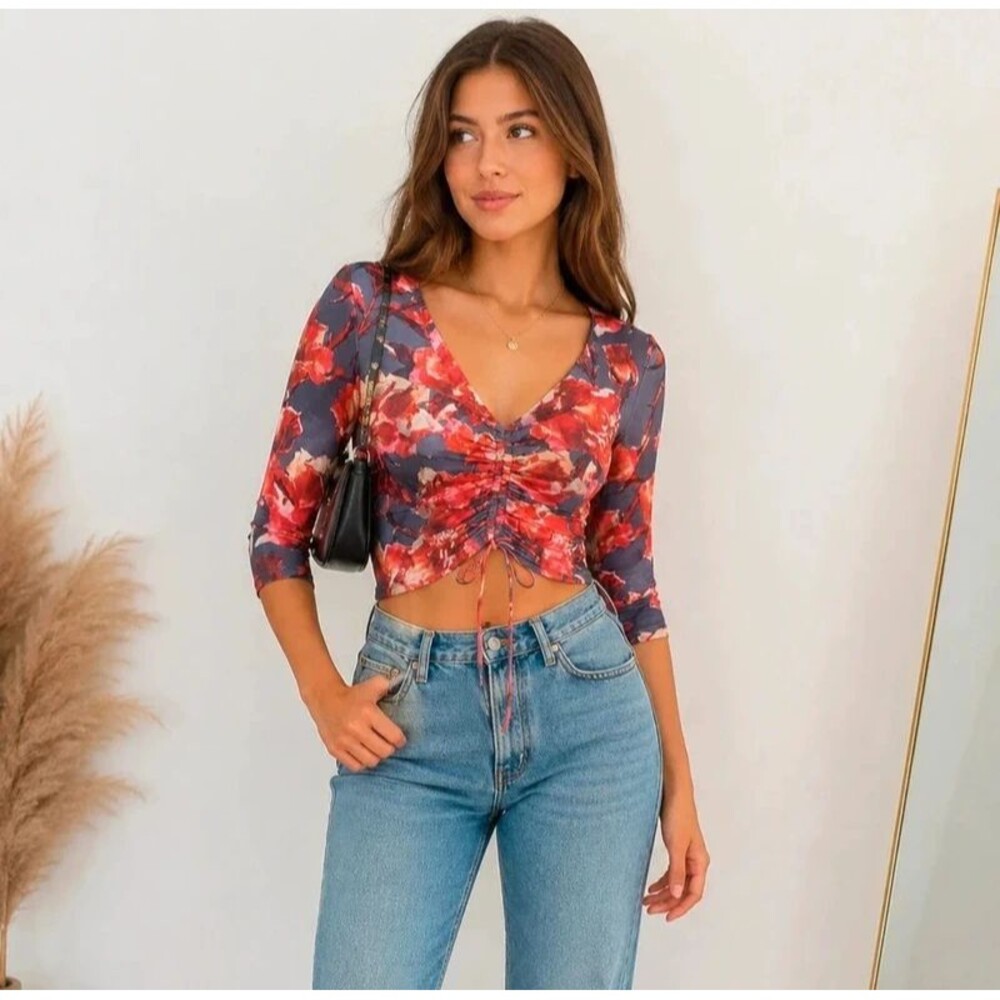Joe & Elle Floral Ruched Drawstring Top Size S Gray Red
